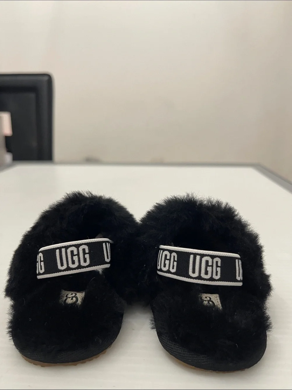 UGG WINTER FLUFF YEAH SLIDE INFANT TODDLER LOGO STRAP SANDAL BABY 0-3 MONTHS